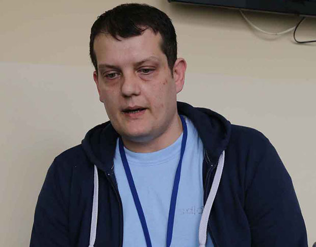 Пијани пацијент ударио техничара